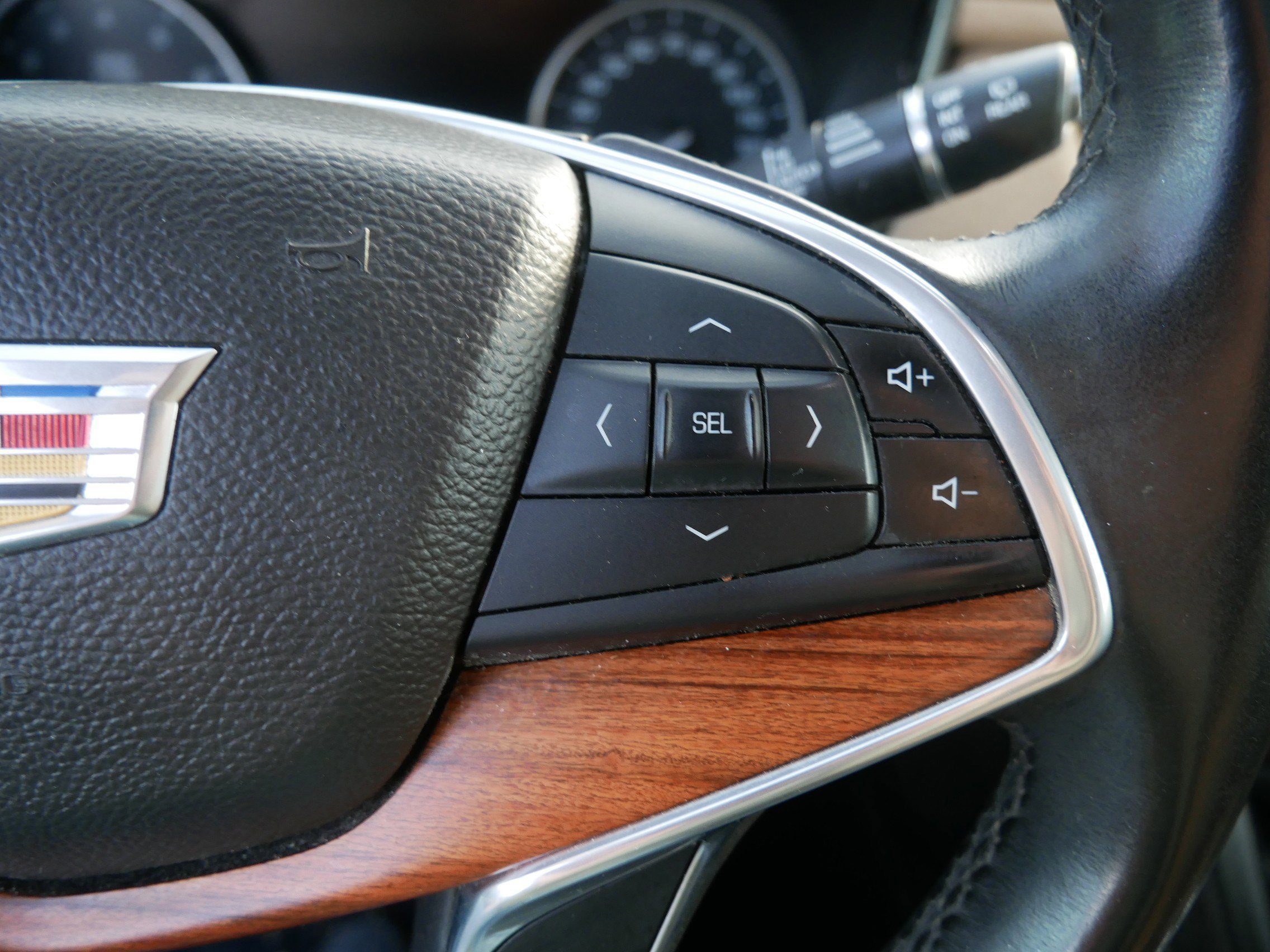 Used 2017 Cadillac XT5 Platinum image 29