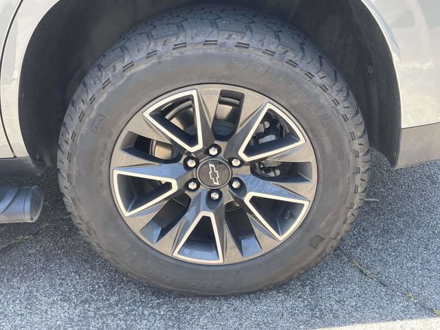 Used 2023 Chevrolet Tahoe Z71 w/ Luxury Package AWD/4WD image 11
