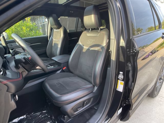 Certified 2025 Ford Explorer ST AWD/4WD image 14