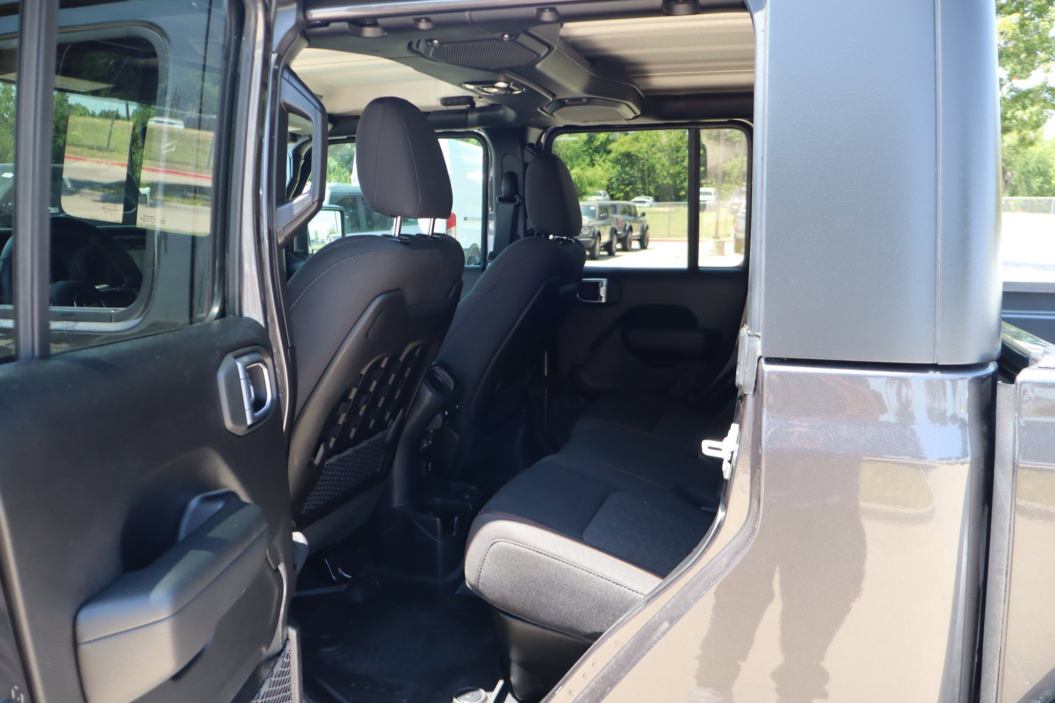 Used 2023 Jeep Gladiator Mojave w/ Trailer Tow Package AWD/4WD image 27