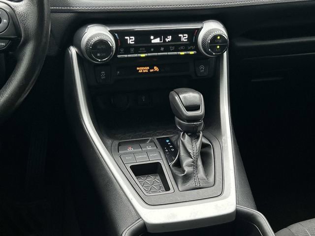 Used 2021 Toyota RAV4 XLE FWD image 16
