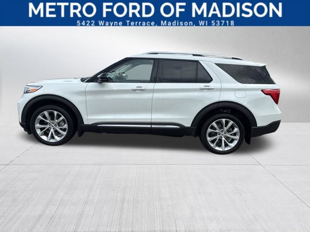 Certified 2023 Ford Explorer Platinum w/ Technology Package AWD/4WD image 3