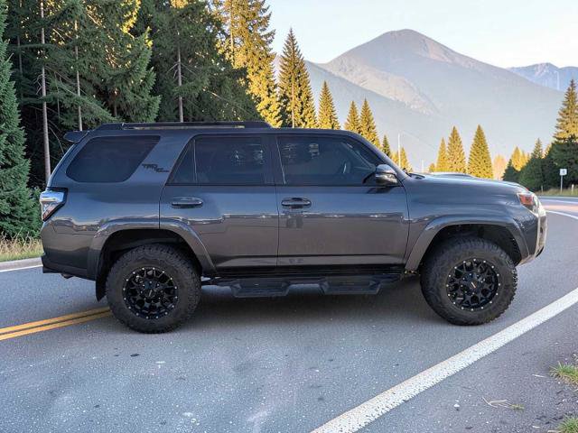 Used 2023 Toyota 4Runner TRD Off-Road Premium w/ Moonroof Package AWD/4WD image 7