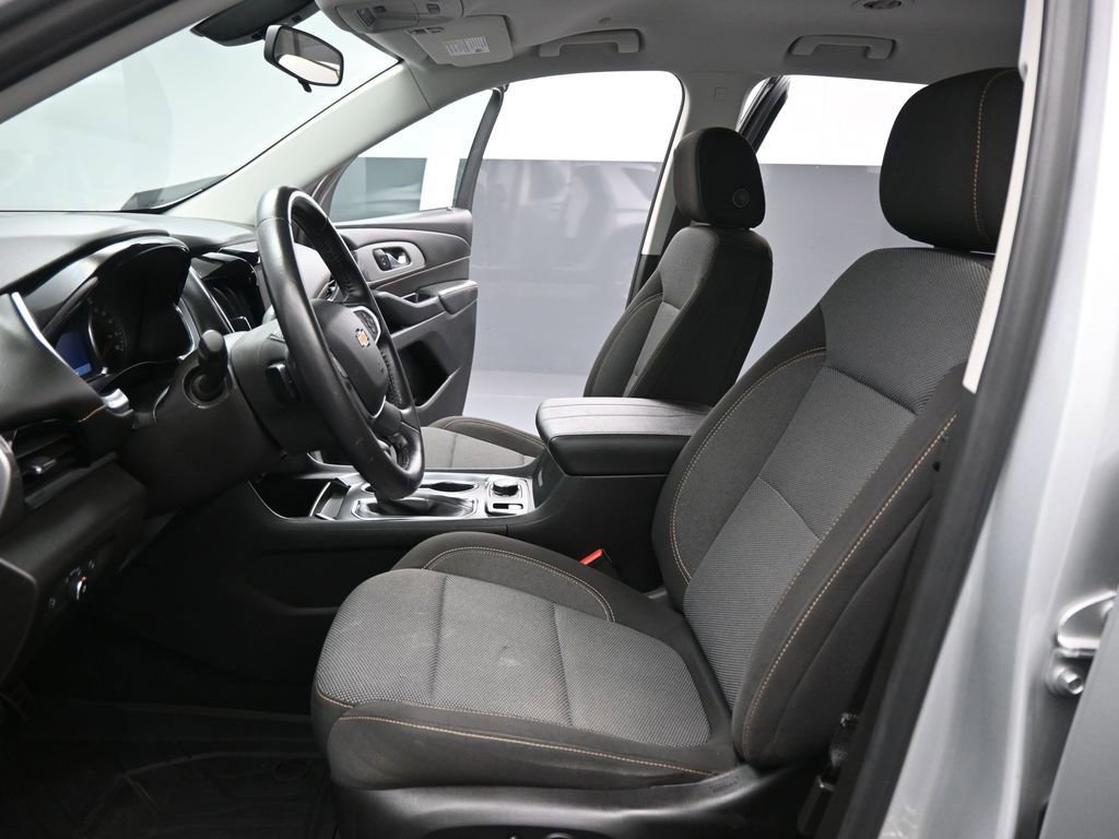 Used 2021 Chevrolet Traverse LT image 37