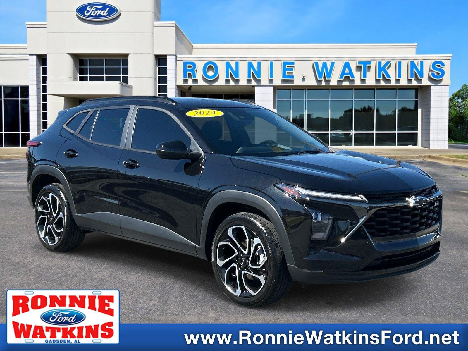Used 2024 Chevrolet Trax RS w/ Driver Confidence Package FWD image 1