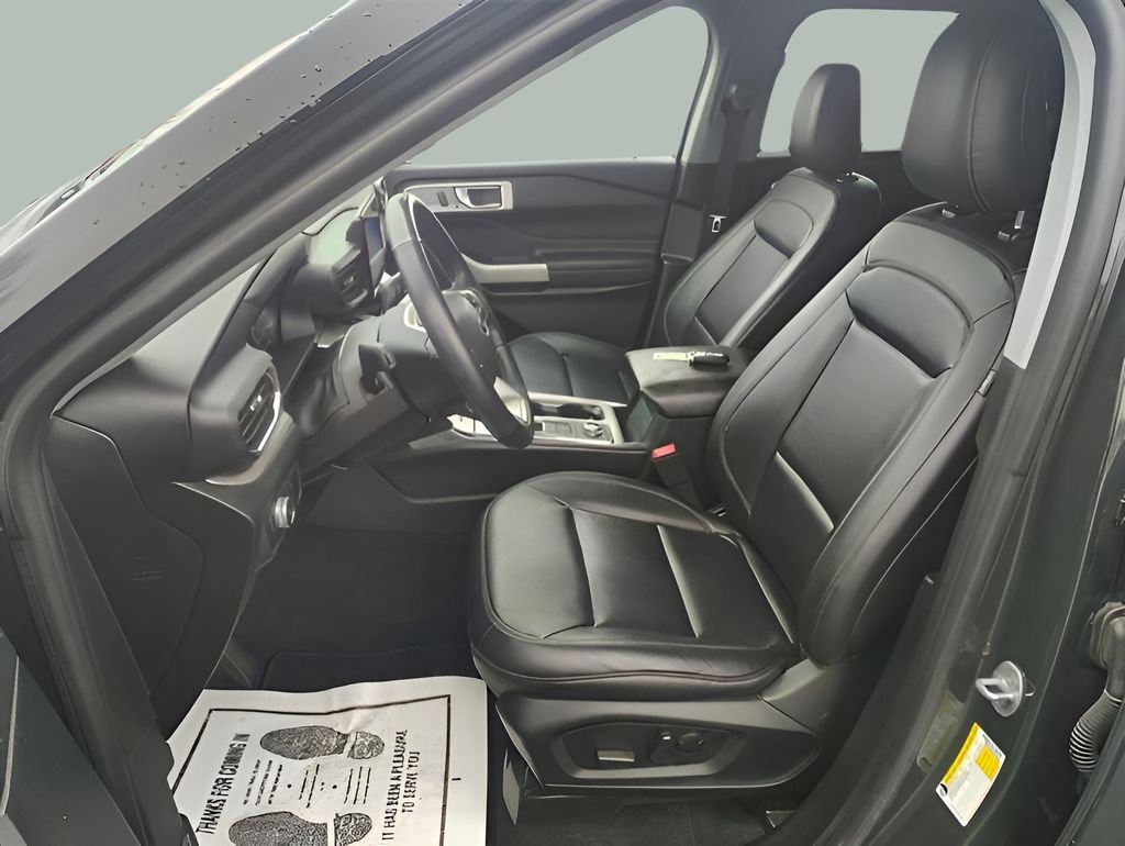 Certified 2022 Ford Explorer XLT w/ Equipment Group 202A image 11
