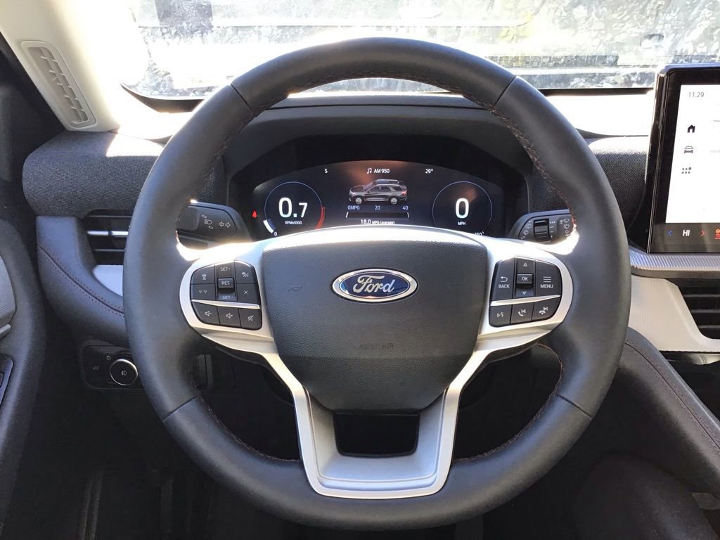 Certified 2025 Ford Explorer Active w/ Active Comfort Package image 18