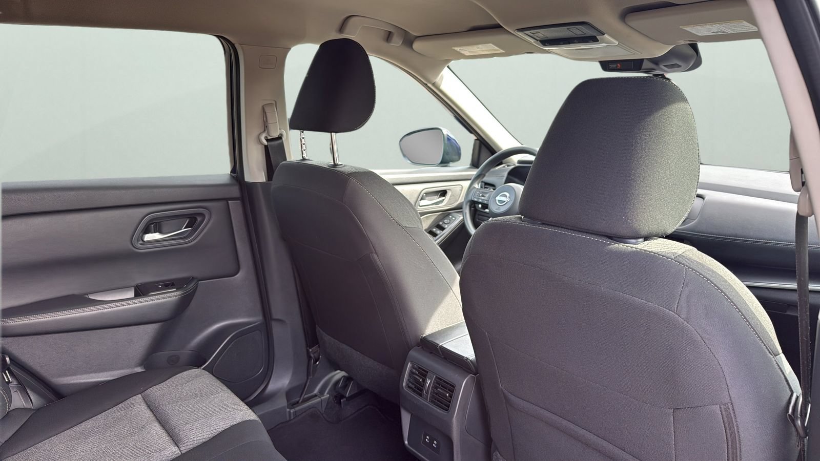 Used 2024 Nissan Rogue SV FWD image 28