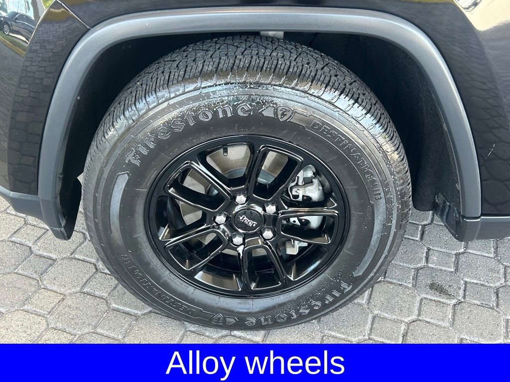 Used 2019 Jeep Grand Cherokee Laredo image 17