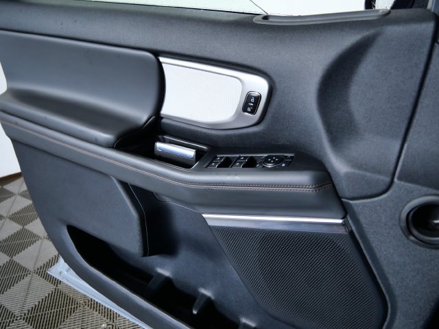 Certified 2025 Ford Expedition Active AWD/4WD image 28