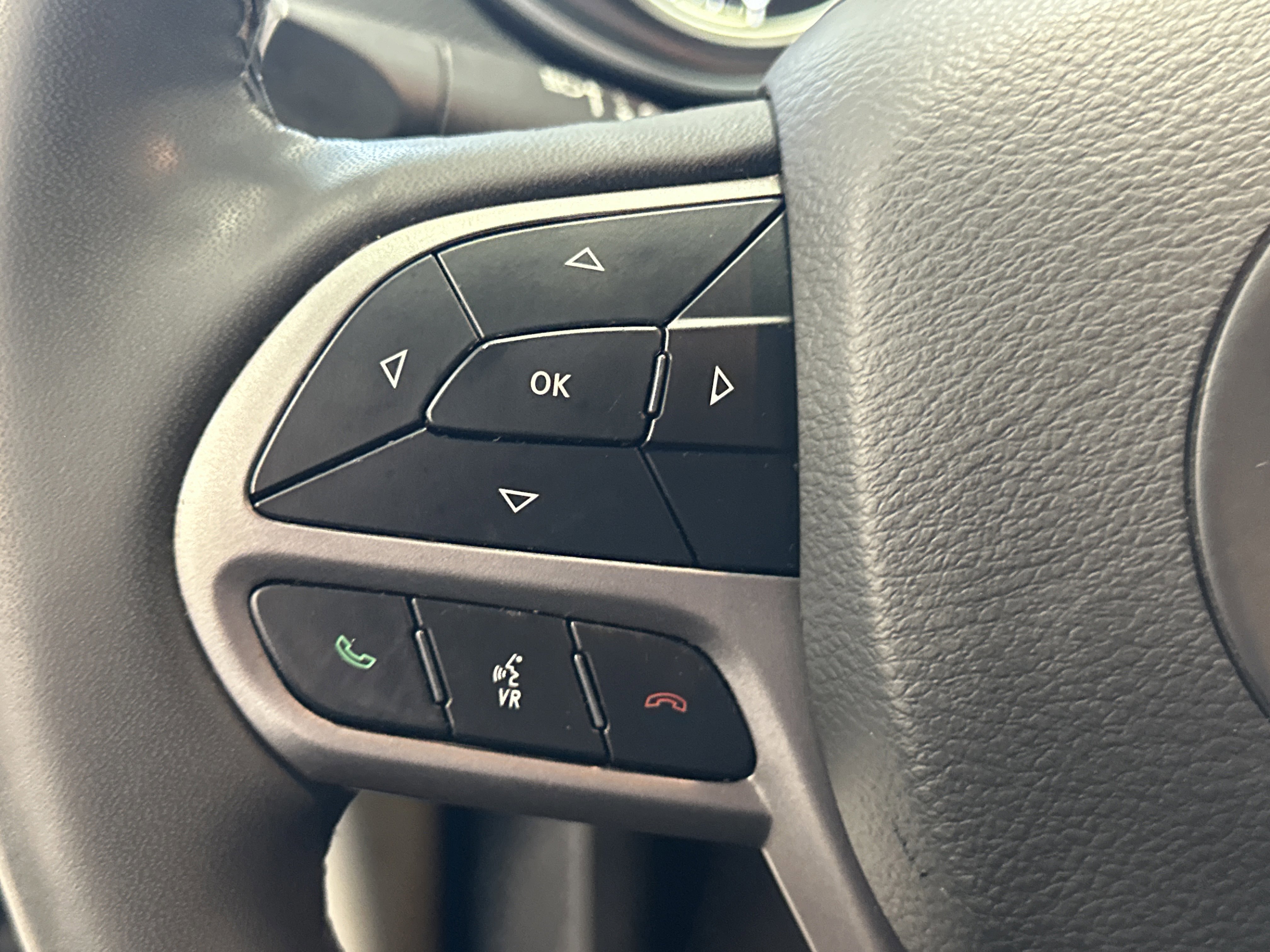 Used 2021 Jeep Cherokee Latitude Lux image 34