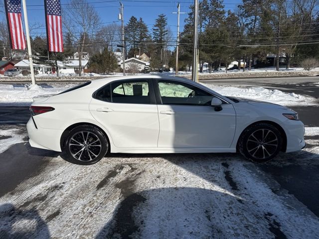 Used 2018 Toyota Camry SE image 5