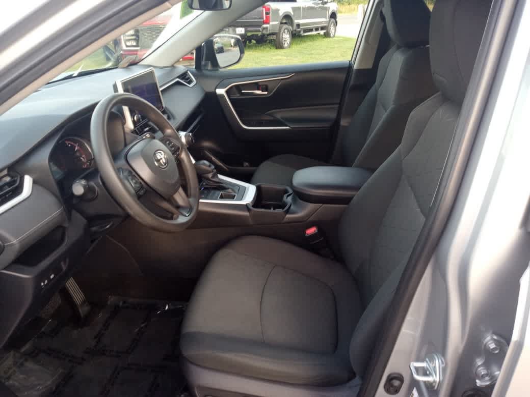 Used 2023 Toyota RAV4 XLE AWD/4WD image 11