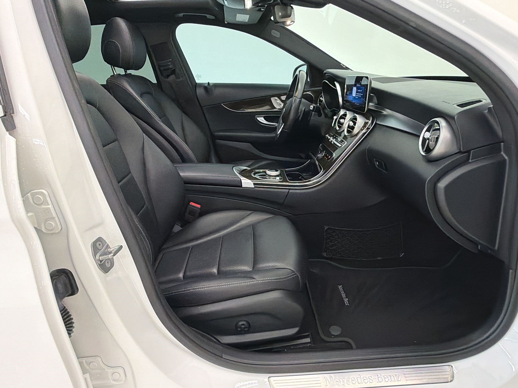 Used 2020 Mercedes-Benz C 300 Sedan image 31