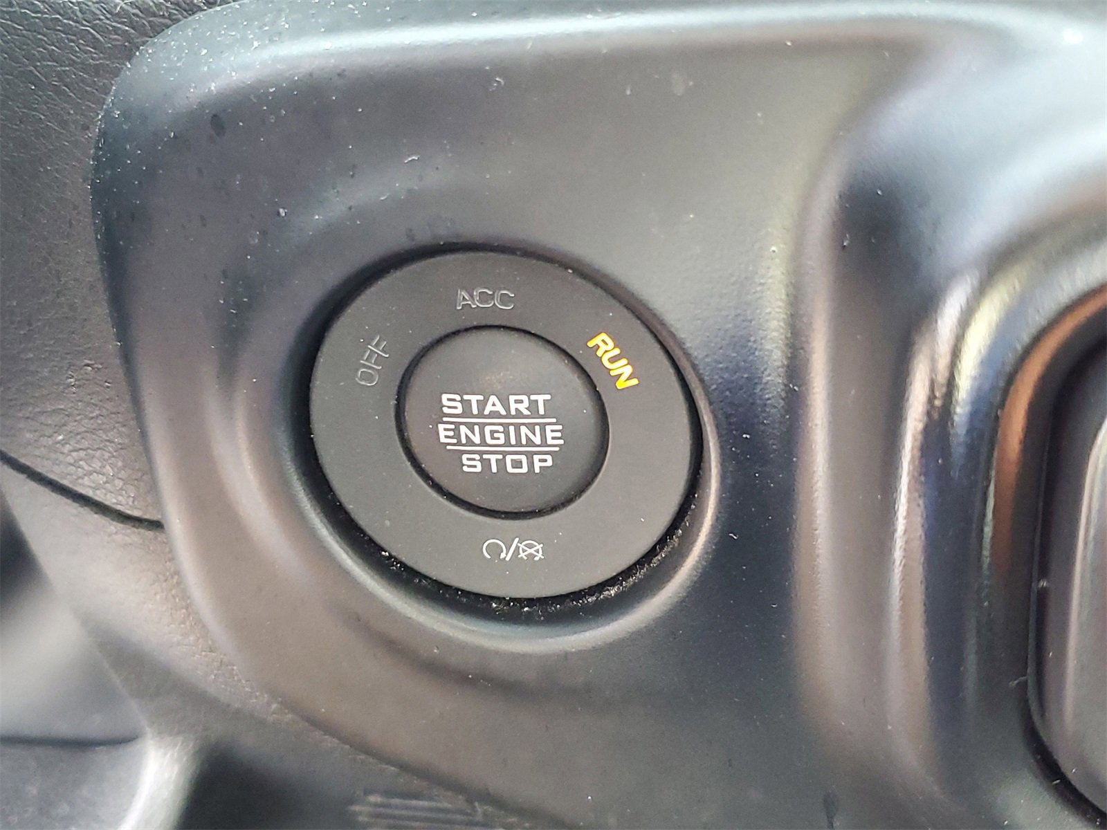 Used 2022 Jeep Wrangler Unlimited Sahara w/ Cold Weather Group image 27