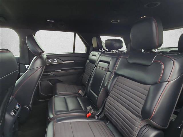 Certified 2025 Ford Explorer ST-Line w/ ST-Line Street Pack AWD/4WD image 16
