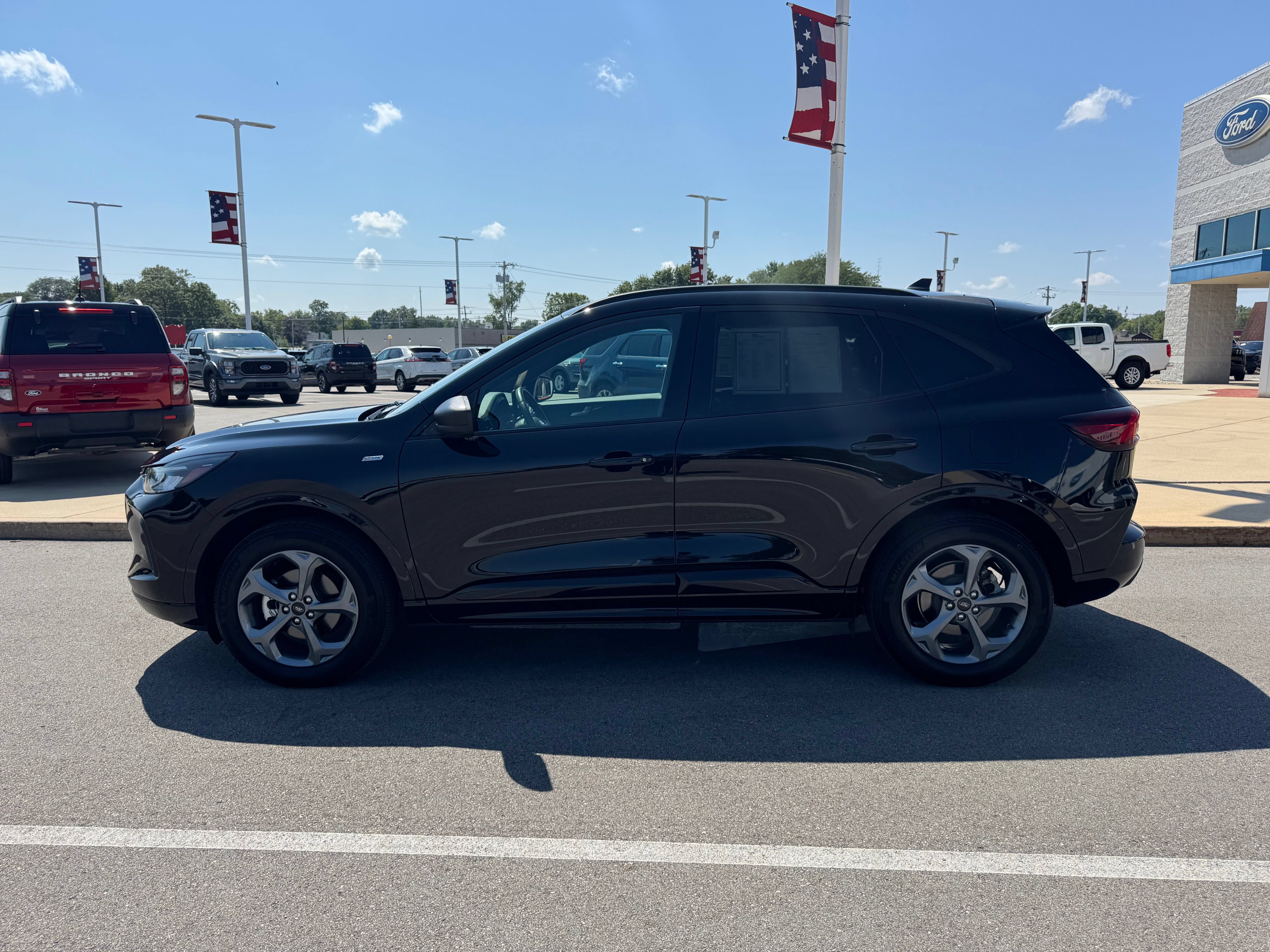 Certified 2024 Ford Escape ST-Line w/ Tech Pack #1 AWD/4WD image 4