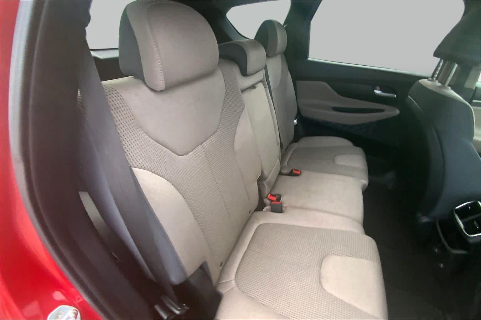 Used 2019 Hyundai Santa Fe SEL FWD image 18