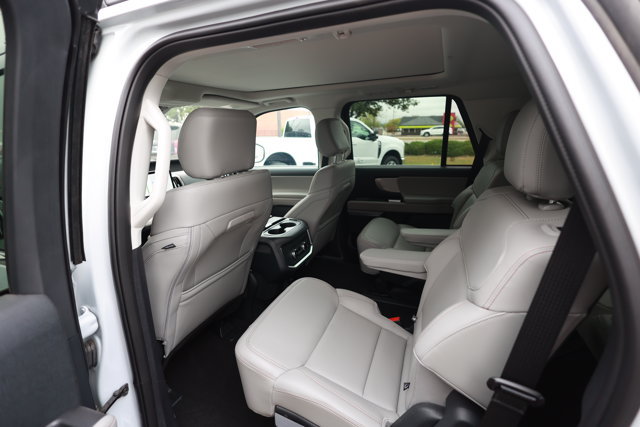 Certified 2025 Ford Expedition Active AWD/4WD image 10
