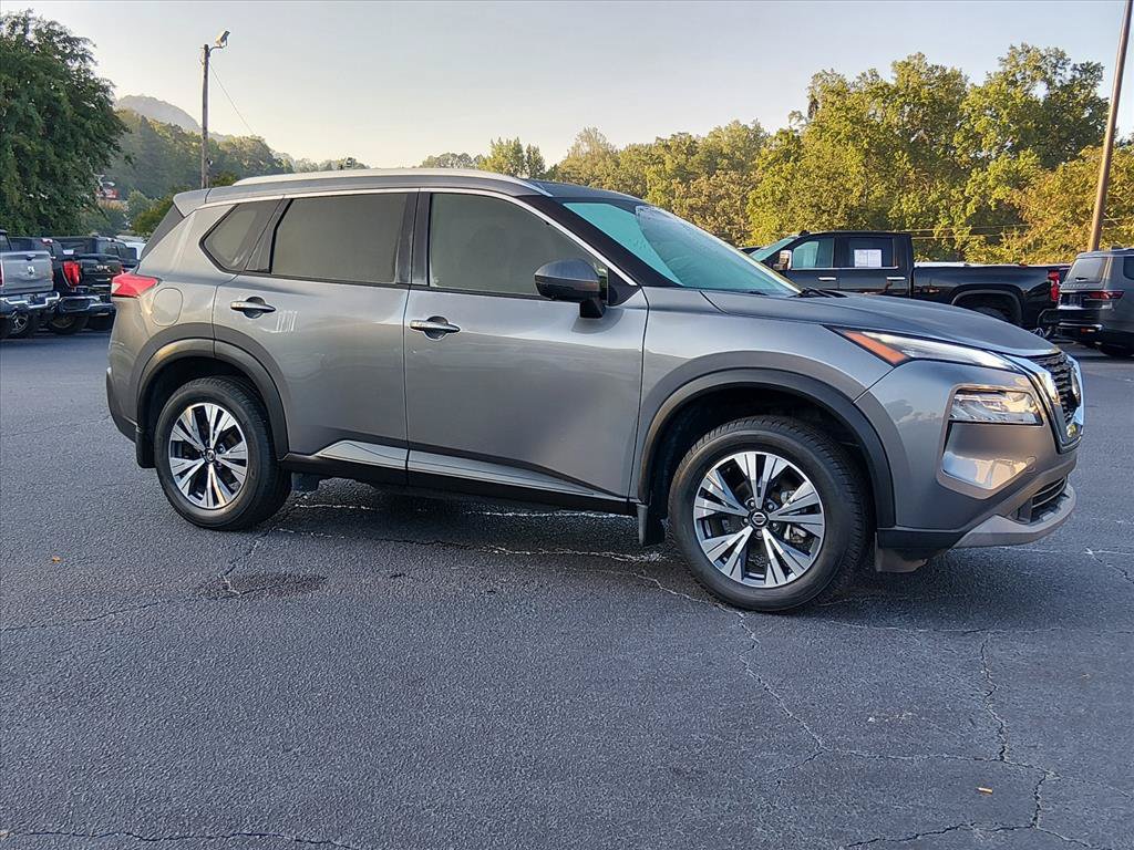 Used 2021 Nissan Rogue SV w/ Premium Package FWD image 2