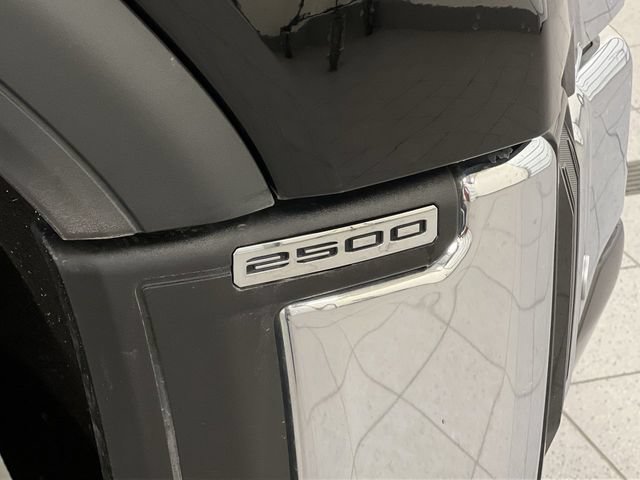 Used 2024 GMC Sierra 2500 SLT w/ SLT Premium Package AWD/4WD image 9