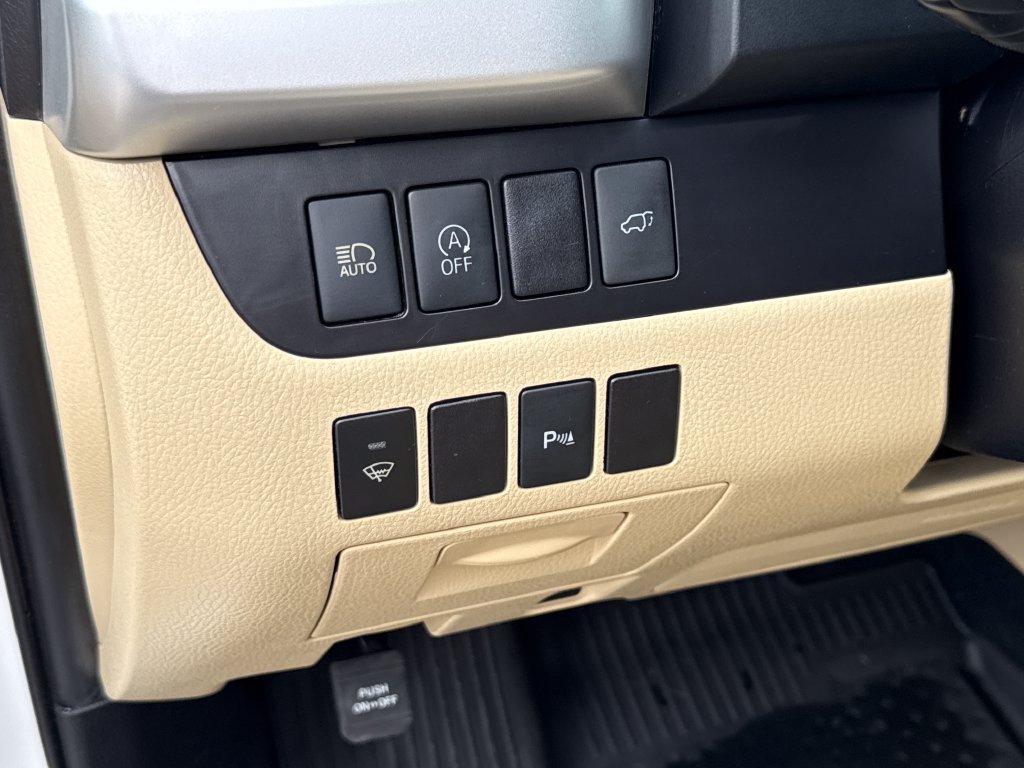 Used 2019 Toyota Highlander Limited AWD/4WD image 16