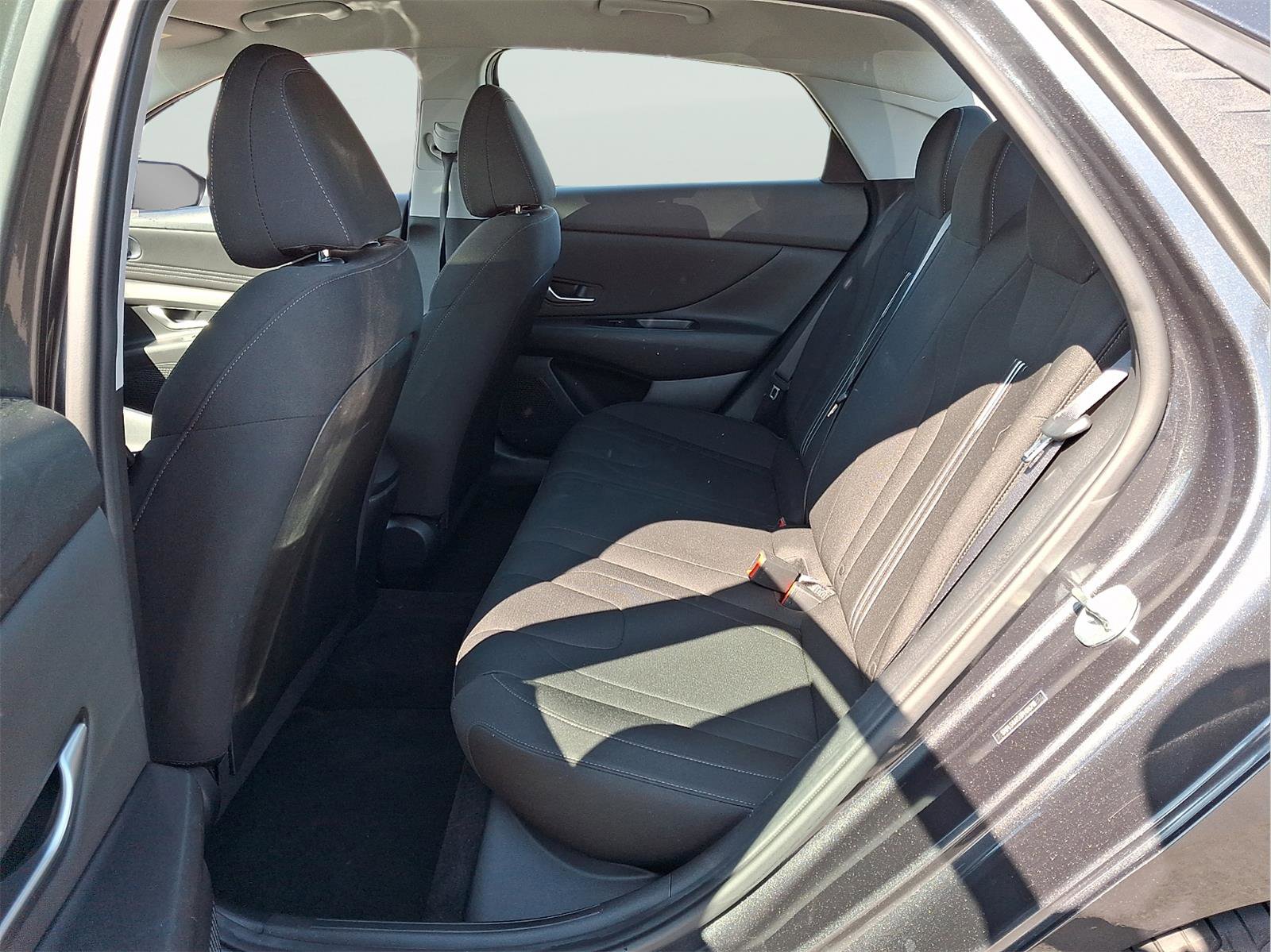 Used 2023 Hyundai Elantra SEL w/ Convenience Package image 10