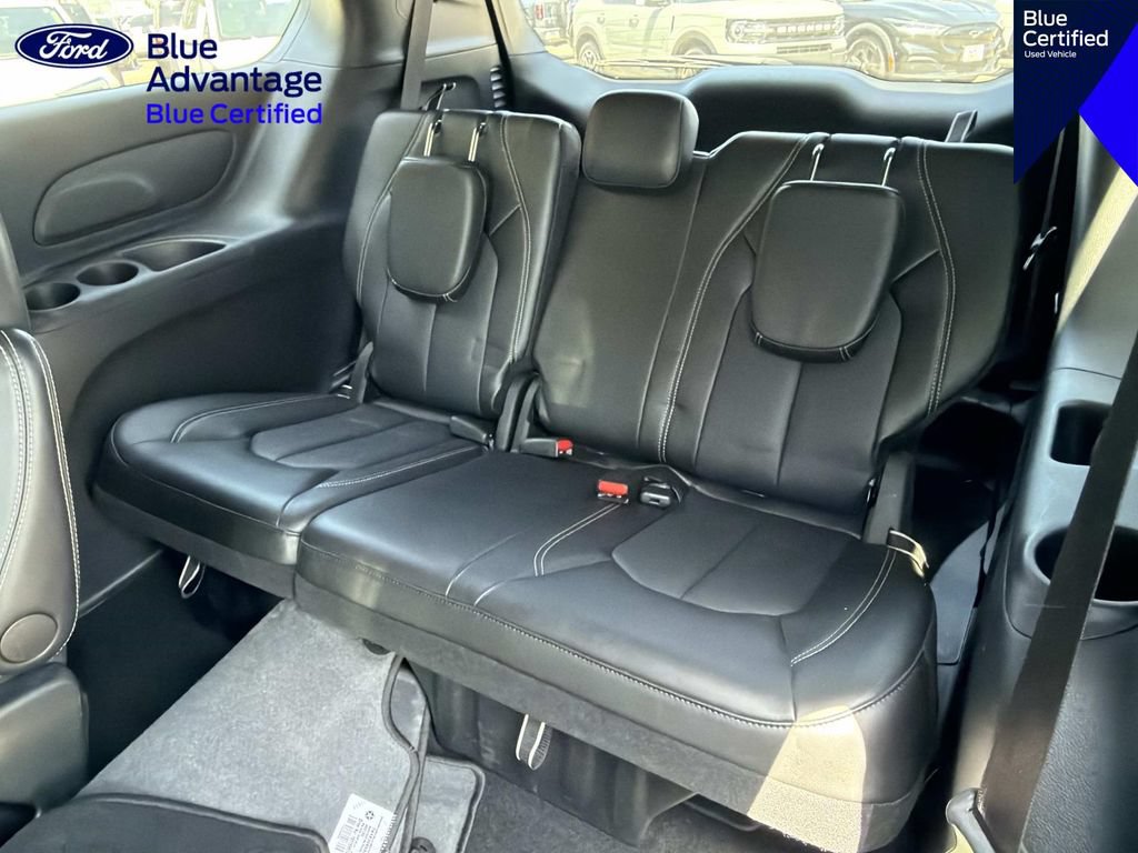 Used 2026 Chrysler Pacifica Select FWD image 12