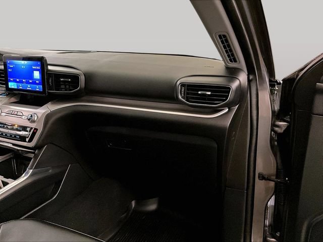 Certified 2021 Ford Explorer XLT w/ Equipment Group 202A AWD/4WD image 15