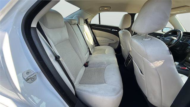 Used 2022 Chrysler 300 Touring image 16