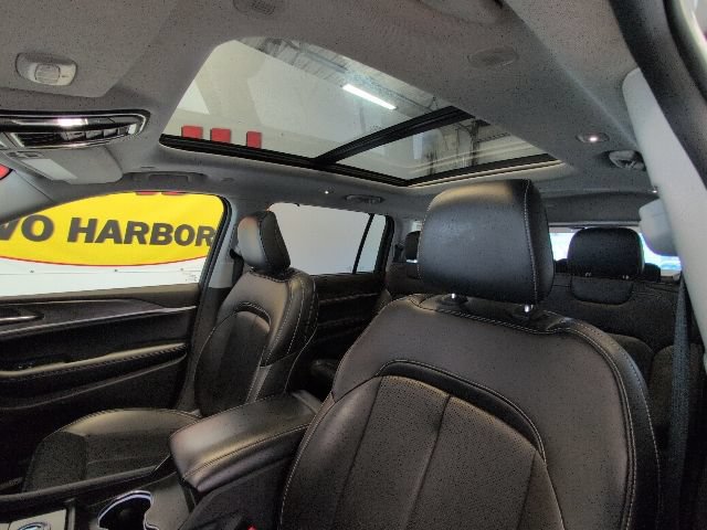 Used 2023 Jeep Grand Cherokee L Limited w/ Luxury Tech Group II AWD/4WD image 30