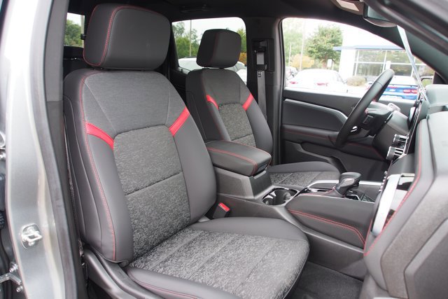 Used 2024 Chevrolet Colorado Z71 w/ Z71 Convenience Package 2 image 12