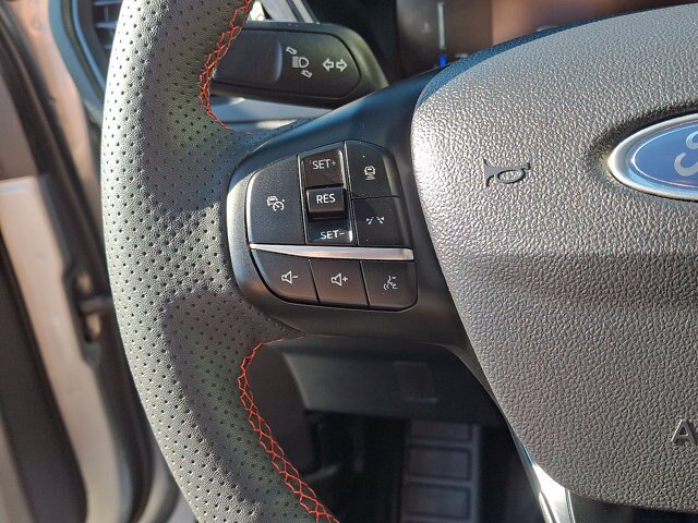 Certified 2023 Ford Escape ST-Line w/ Tech Pack #1 AWD/4WD image 9