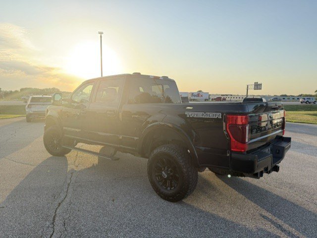 Certified 2022 Ford F350 Lariat w/ Tremor Off-Road Package AWD/4WD image 7