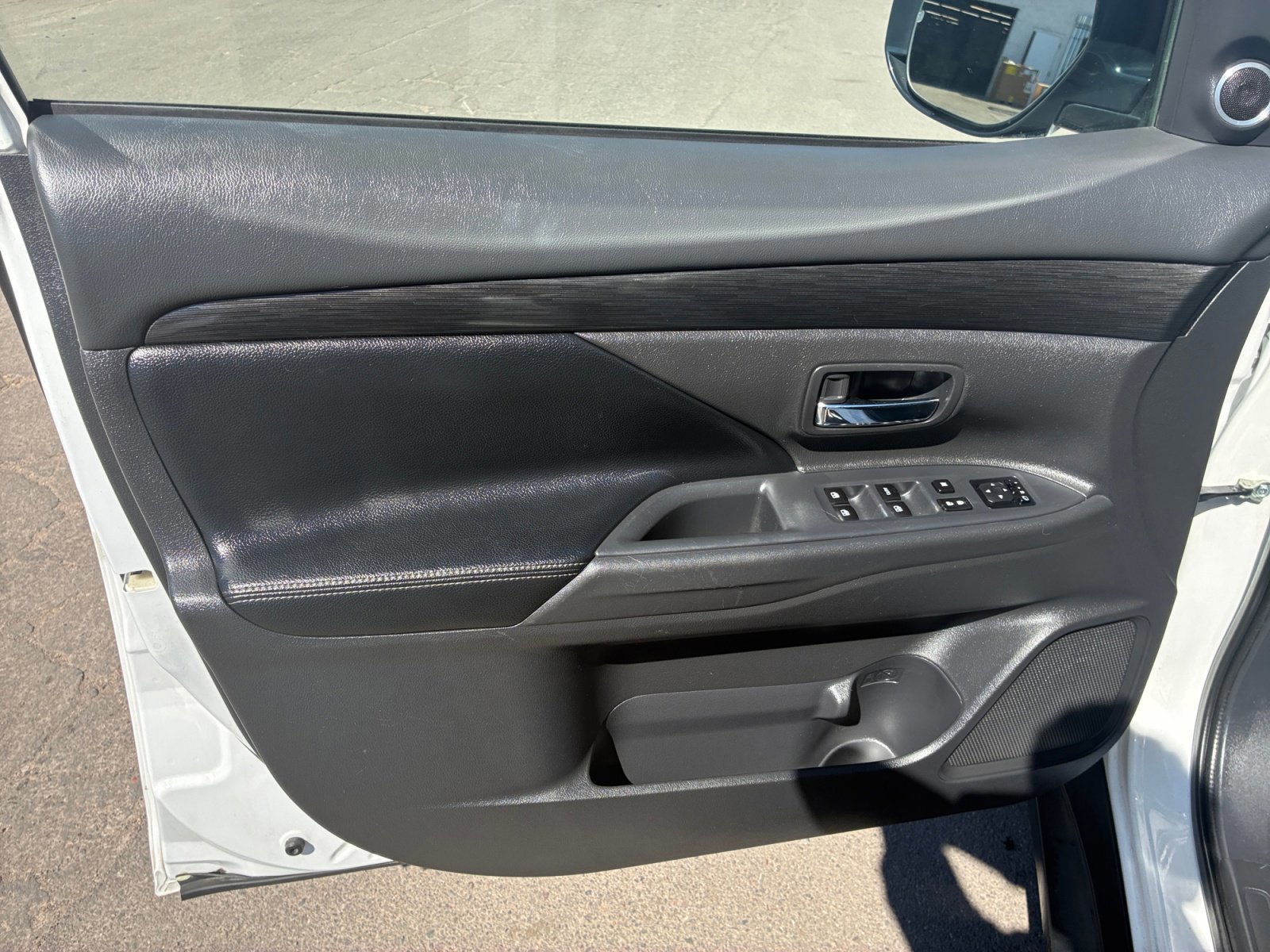 Used 2017 Mitsubishi Outlander GT image 11