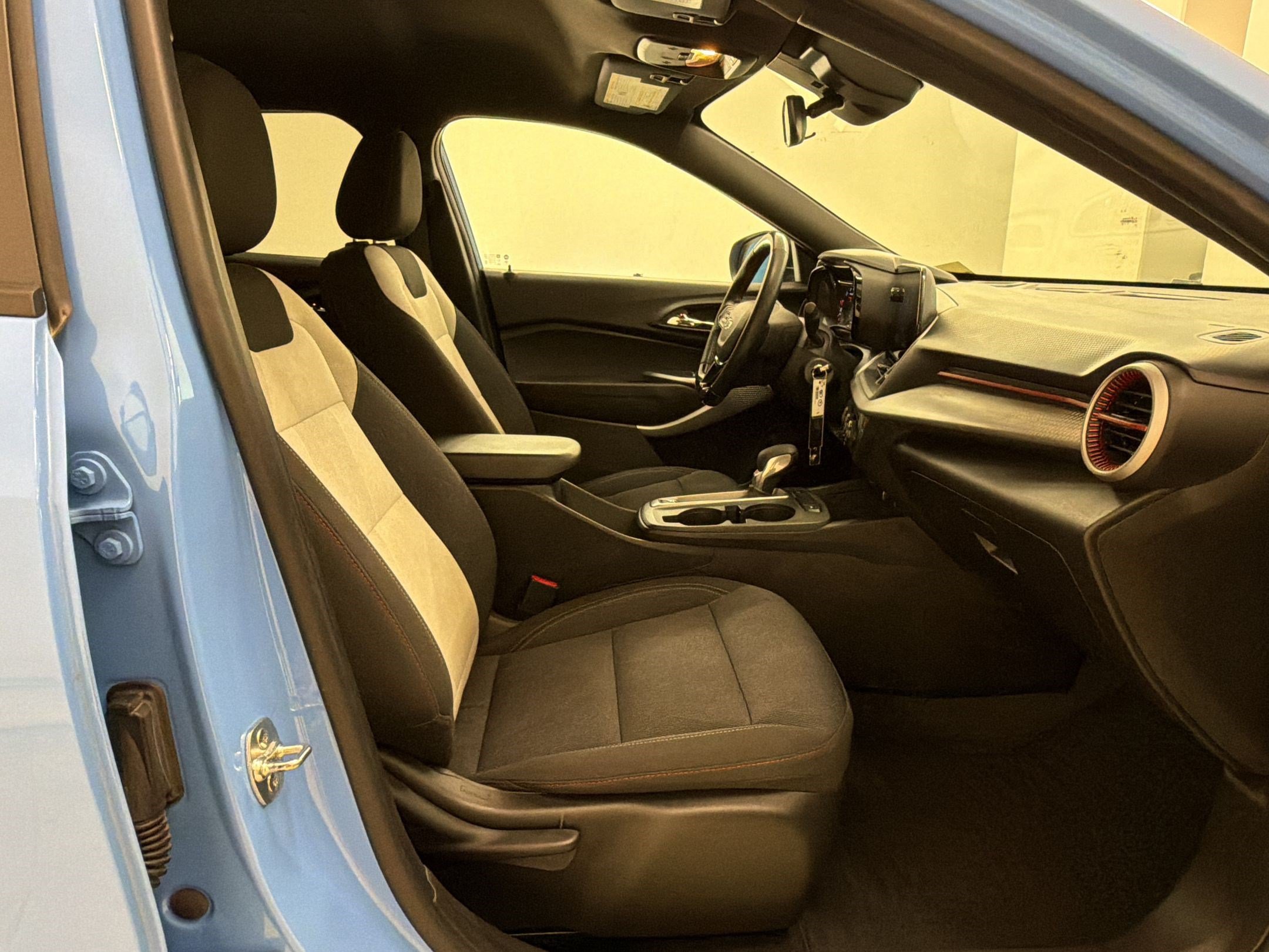 Used 2024 Chevrolet Trax RS w/ Driver Confidence Package FWD image 23