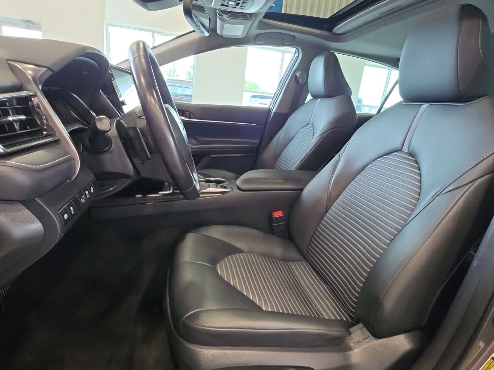 Used 2024 Toyota Camry SE AWD/4WD image 16
