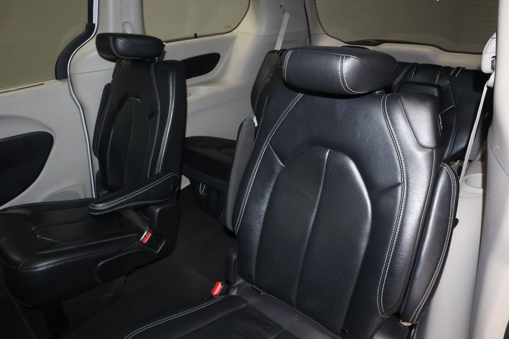 Used 2022 Chrysler Pacifica Touring-L FWD image 21