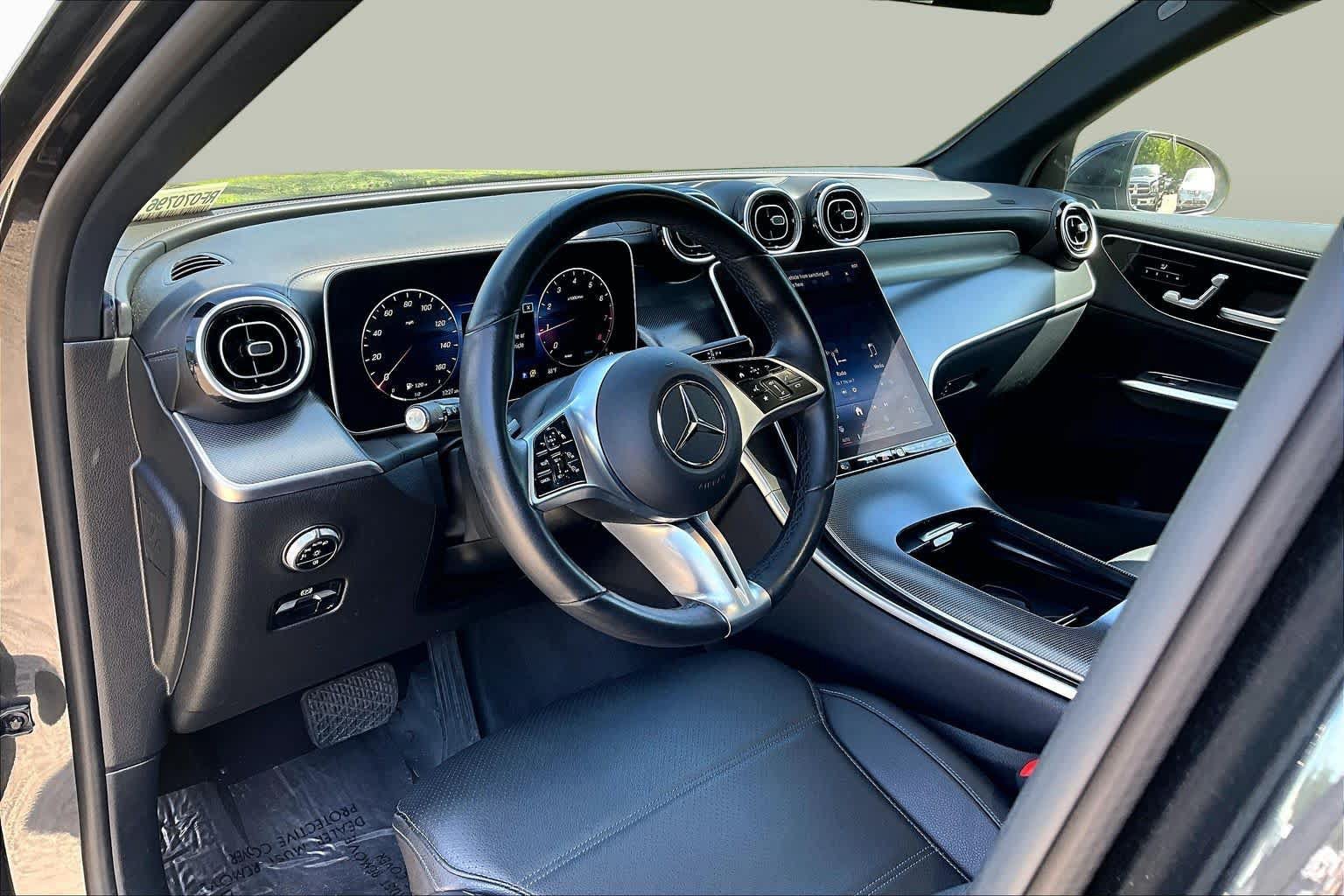Used 2024 Mercedes-Benz GLC 300 4MATIC image 18