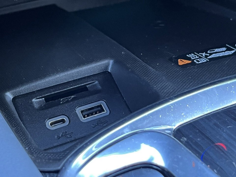 Used 2022 Buick Enclave Essence w/ Experience Buick Package image 34