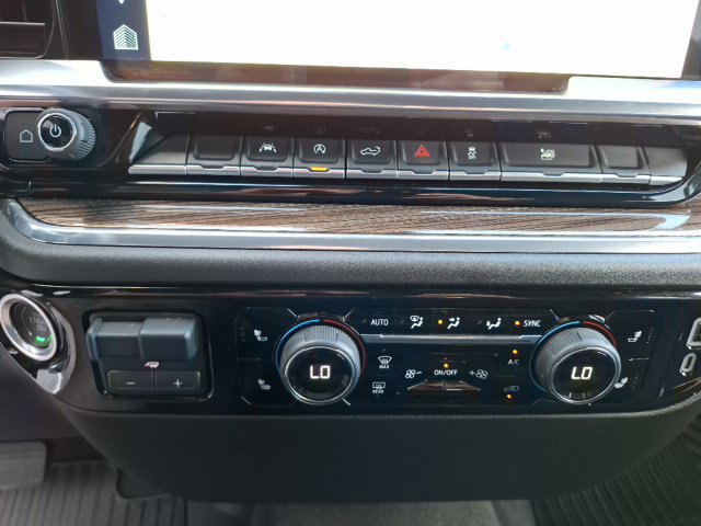 Used 2025 Chevrolet Silverado 1500 LT AWD/4WD image 25