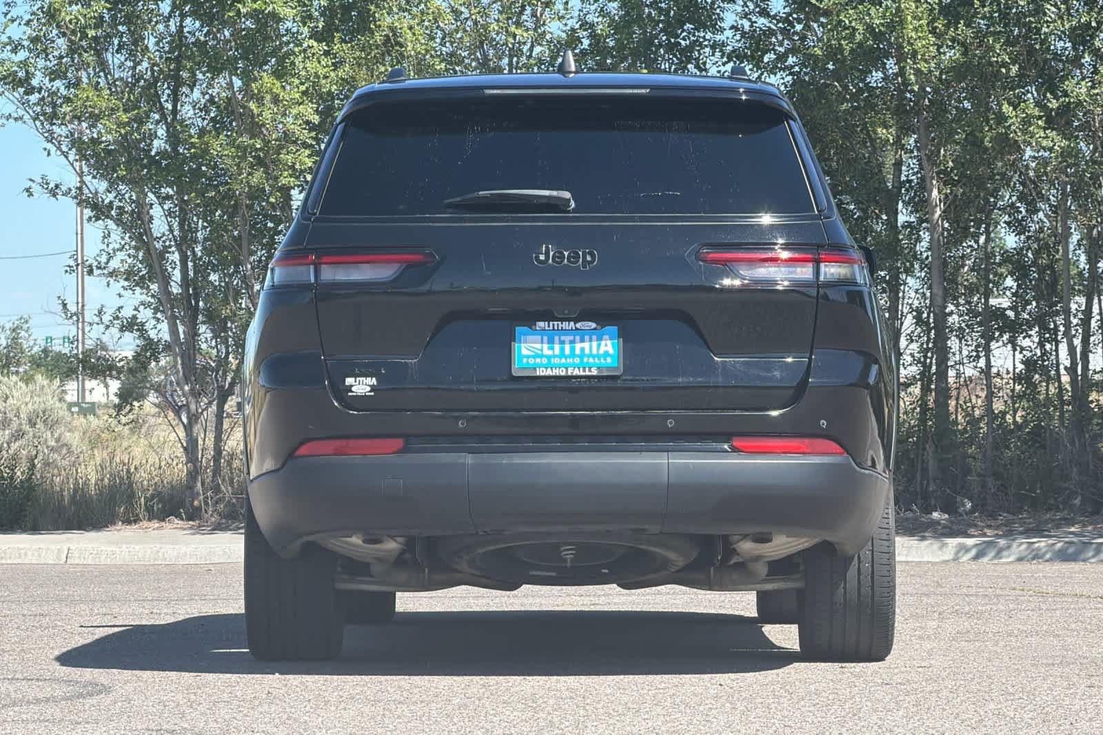 Used 2024 Jeep Grand Cherokee L Altitude AWD/4WD image 7