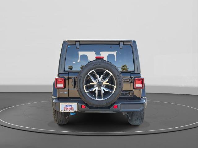 Used 2024 Jeep Wrangler Unlimited image 3