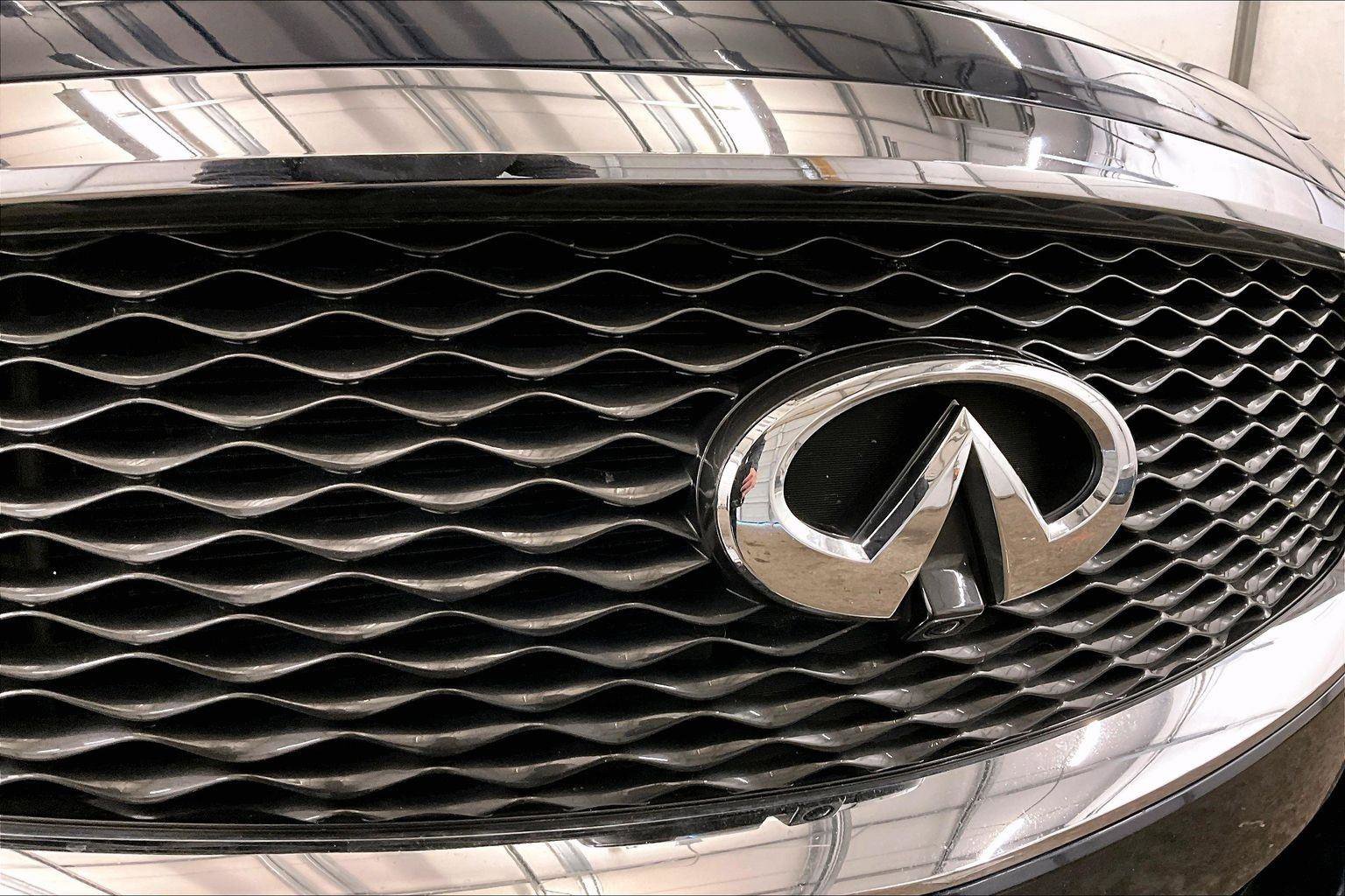 Used 2019 INFINITI QX60 Luxe w/ Essential Package image 30