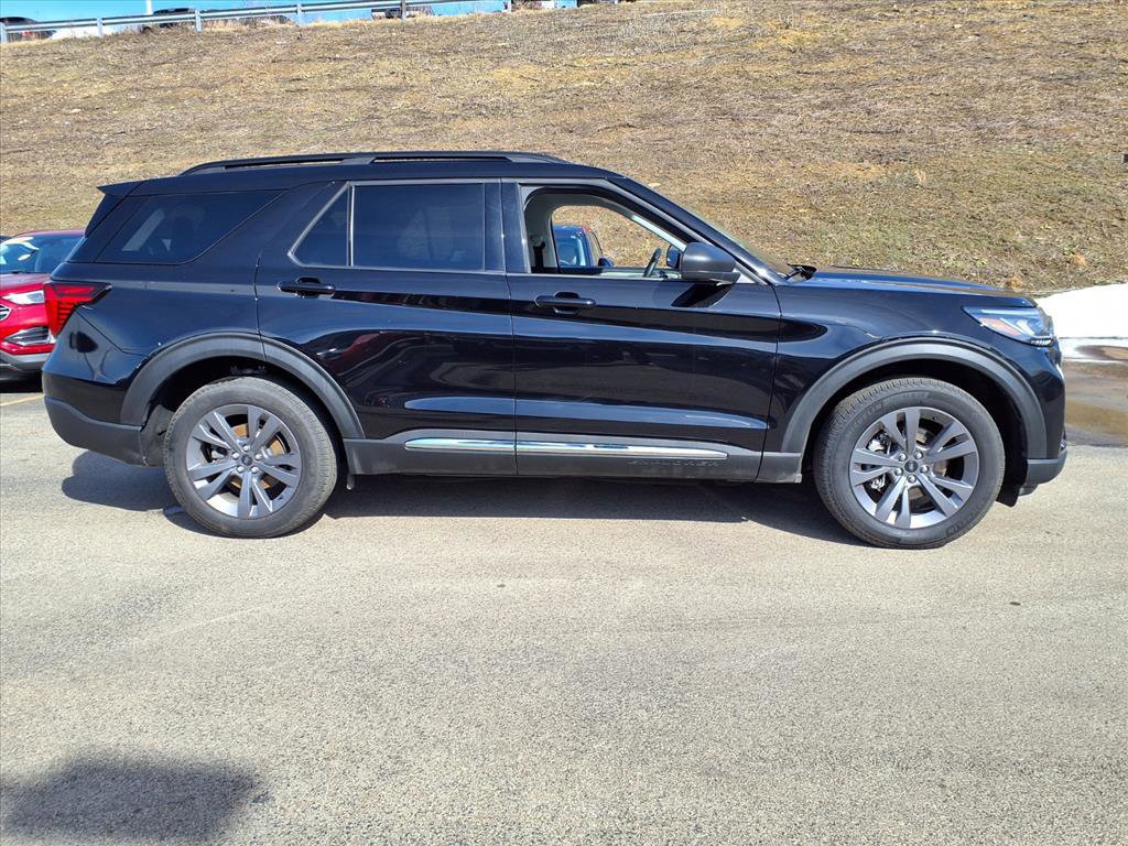 Certified 2025 Ford Explorer Active w/ Active Comfort Package image 4