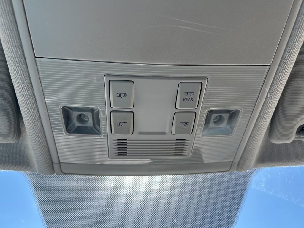 Used 2022 Volkswagen Tiguan S image 32