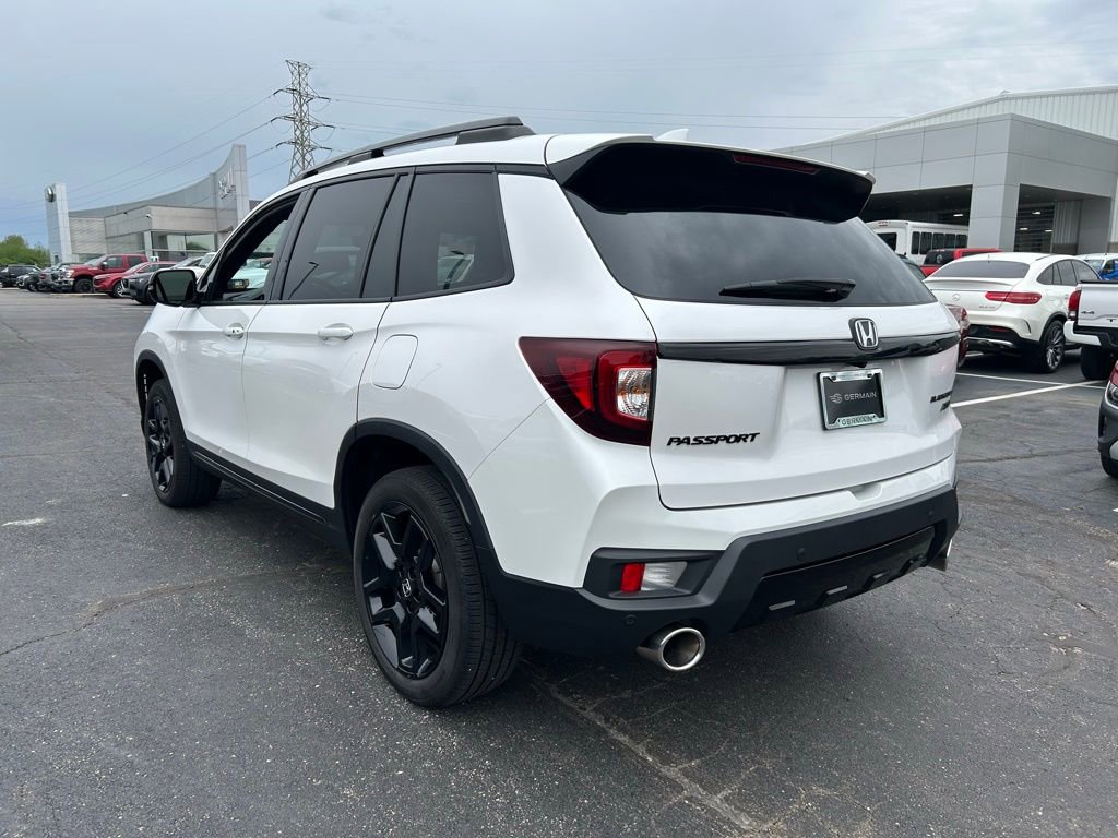 Used 2024 Honda Passport Black Edition image 6