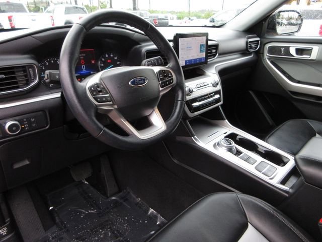 Certified 2022 Ford Explorer XLT w/ Equipment Group 202A image 14