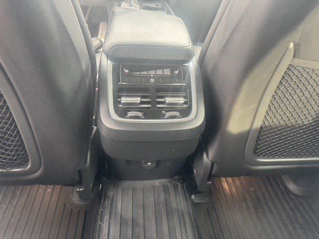 Used 2021 Volvo XC60 T5 R-Design w/ Protection Package Premier image 26