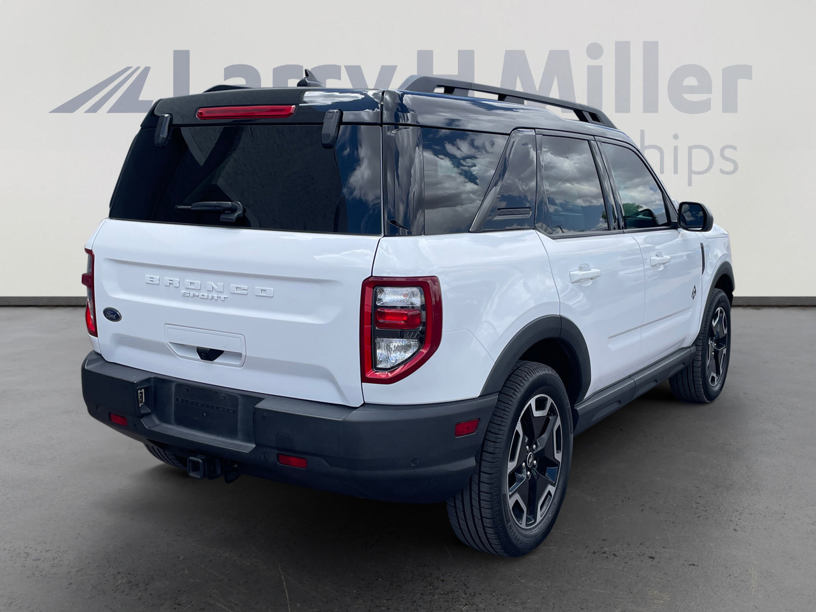 Certified 2023 Ford Bronco Sport Outer Banks w/ Tech Package AWD/4WD image 5